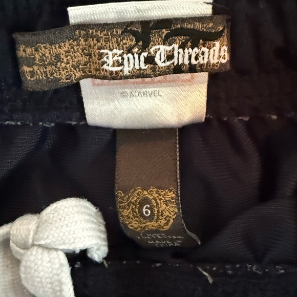 Epic Threads Avengers Navy and Red Kid’s Athletic Shorts size 6 - Picture 3 of 7